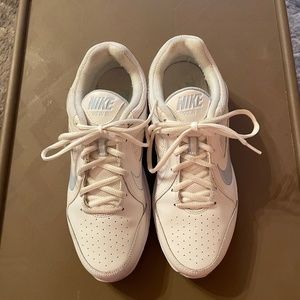 Woman’s Nike Walking Sneaker